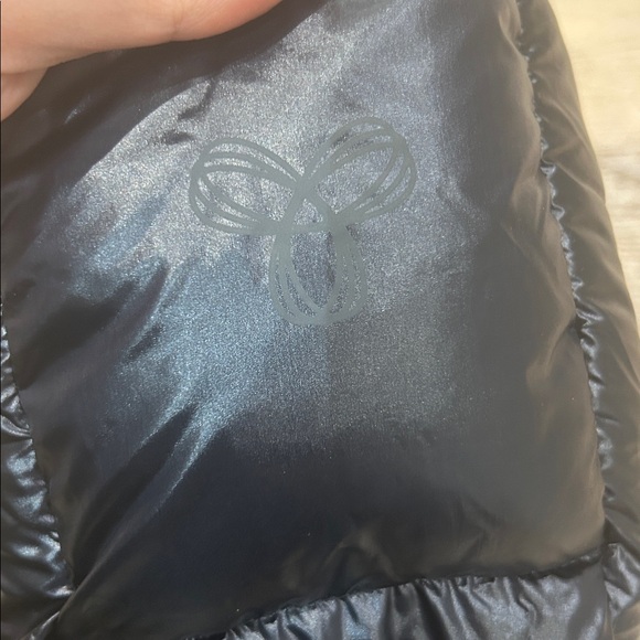 Aritzia Super Puff Vest - Liquid Shine NEW WITHOUT TAGS - Picture 4 of 5